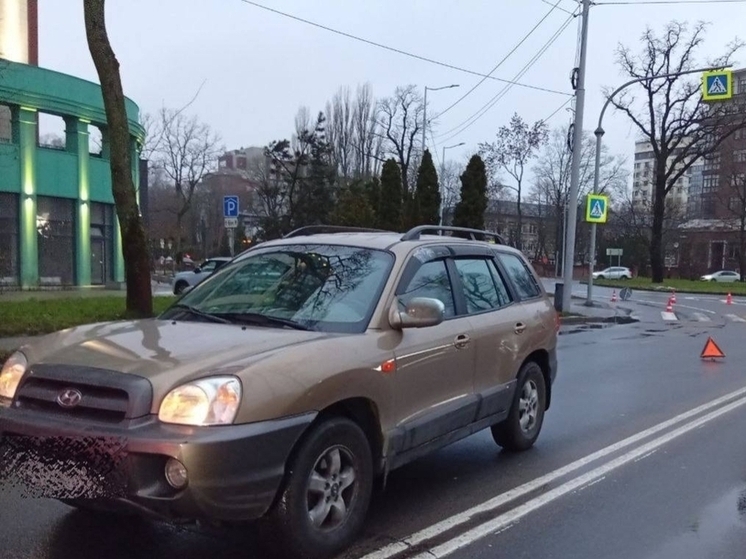 Двух пешеходов сбили на переходе в Калининграде