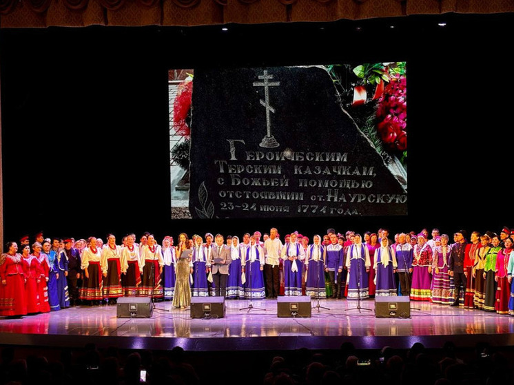 В «Губернаторском» дворце устроили «Казачий курень»