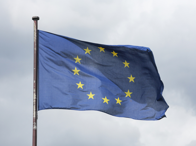 «Не сдавать Донбасс»: ЕС выдал тайную директиву Зеленскому на фоне страха, что США «слиняют»