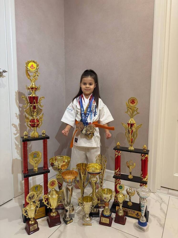 Кувырок 6-летней каратистки из Челябинска вызвал фурор в сети