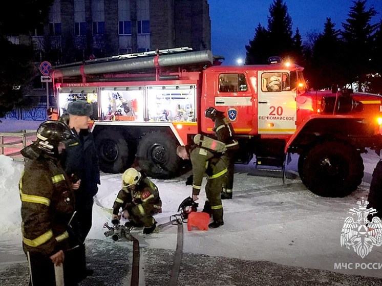 Томские огнеборцы провели спасательные учения в здании районного суда