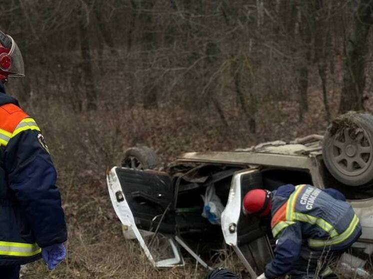 У лагеря "Берёзка" на Кумысной поляне столкнулись две легковушки