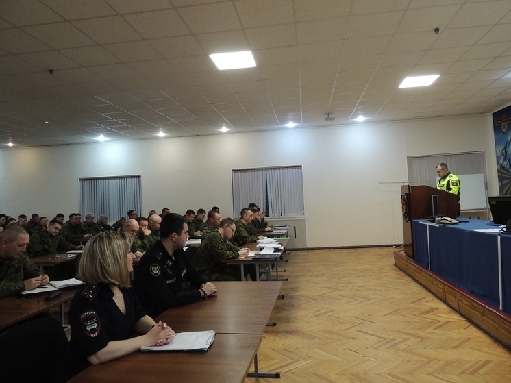 В Североморске обсудили дисциплину и безопасность дорожного движения в войсках