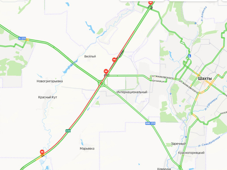 Гигантский затор сковал движение на федеральной трассе в Ростовской области