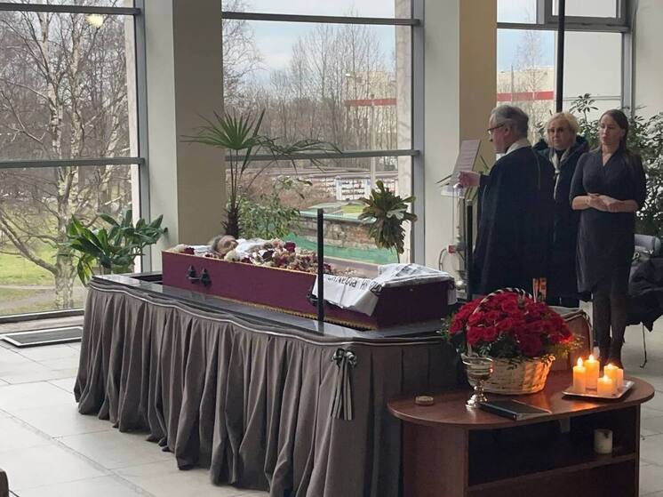 Петербурженка захоронила урну с прахом 104-летней бабушки-блокадницы из TikTok