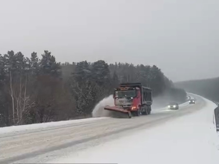 Свердловские энергетики и дорожники перешли на усиленный режим работы из-за непогоды