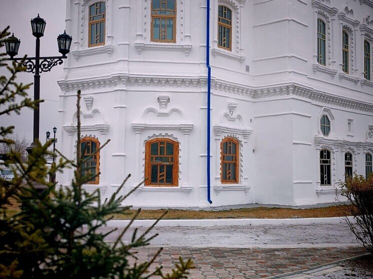 По народному календарю 8 декабря отмечается день Клима Холодного. Православная церковь в эту дату вспоминает папу Римского Климента I, одного из апостолов от семидесяти. В православии его почитают как одного из первых христианских проповедников в русских землях — согласно преданию, его сослали из Рима в район современного Севастополя.