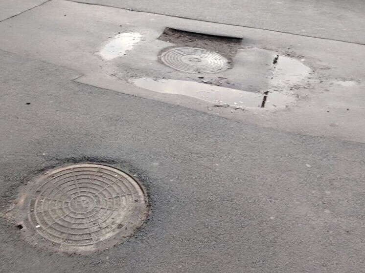В Ярославле до конца года отремонтируют все проблемные люки