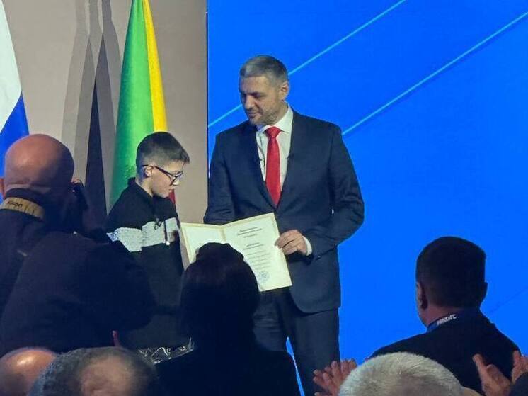 Осипов наградил мальчика с Каштакского кольца в Чите