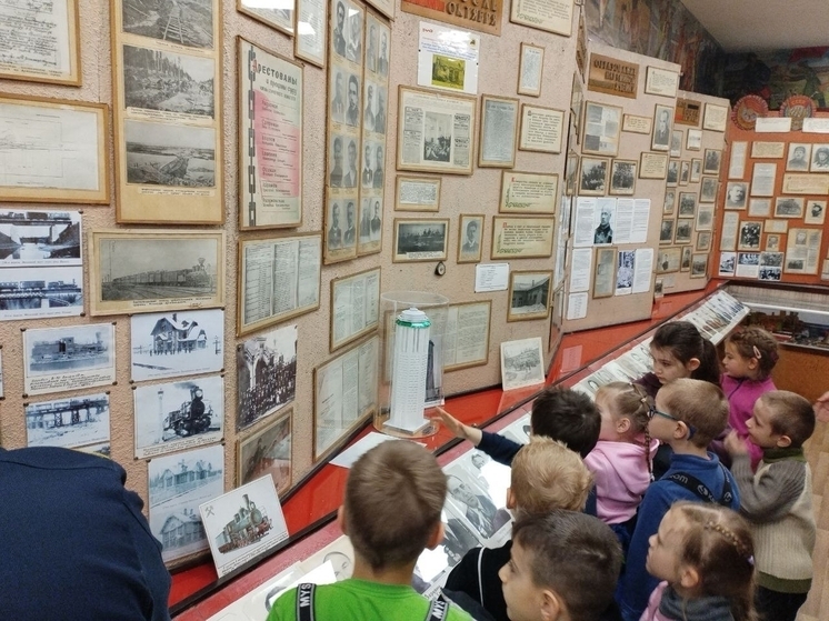 Воспитанники детского сада «Родничок» побывали в музее локомотивного депо Няндомы