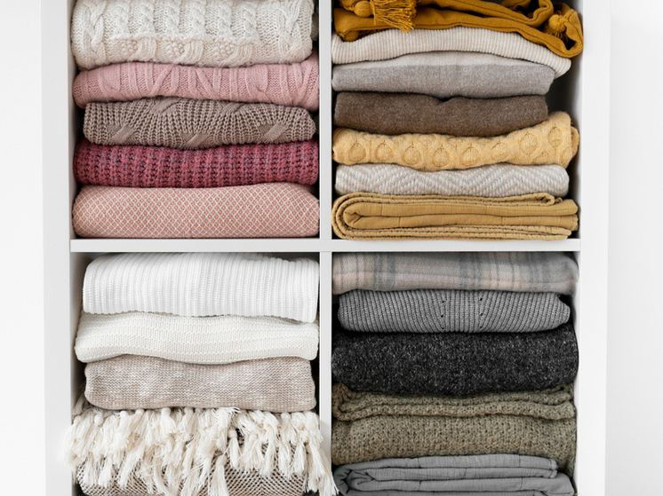 Что делать тамбовчанам, если одежда в шкафу пахнет сыростью: простые советы