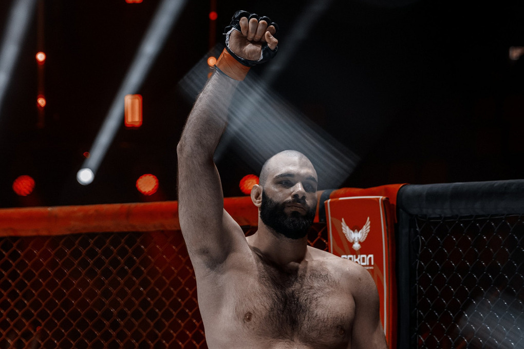 10 декабря в пресс-центре «МК» прошел эфир с трехкратным чемпионом мира и России по боевому самбо в супертяжелой весовой категории Михаилом Кашурниковым