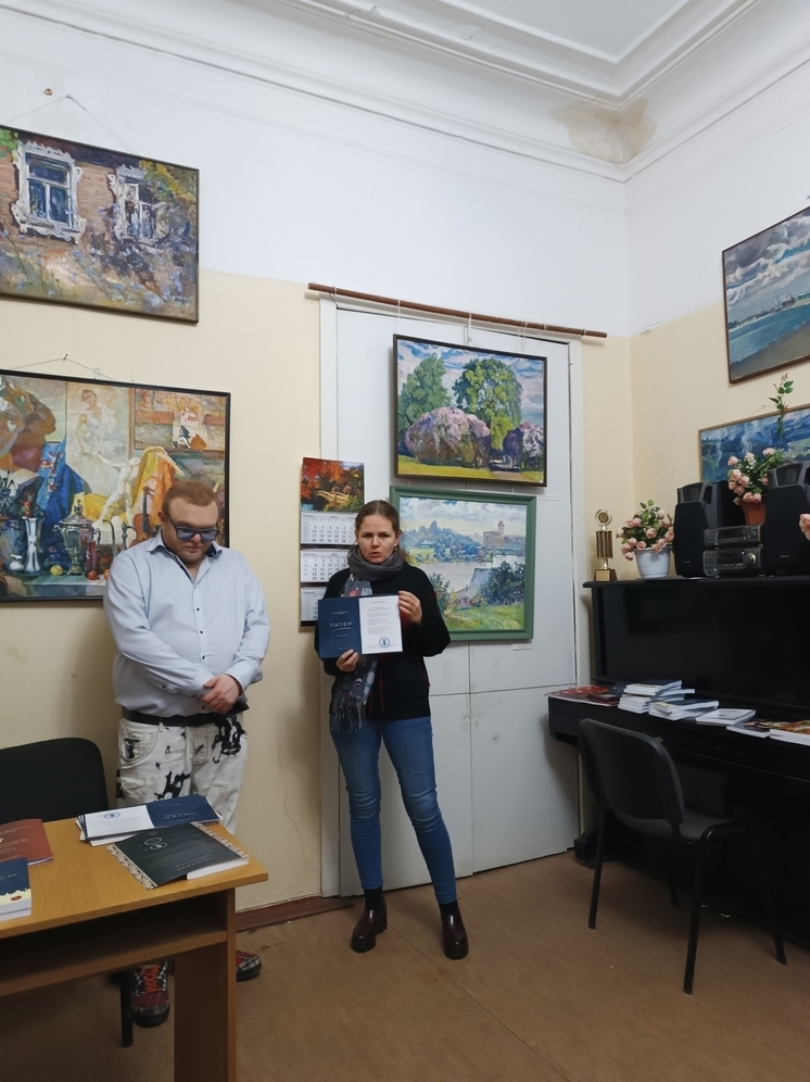 Стихи псковской студентки увидели свет в столичной книге