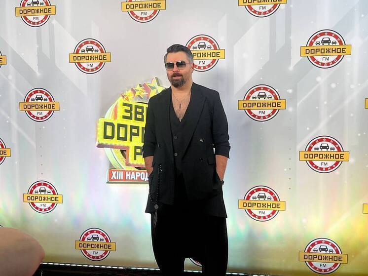 Алексей Чумаков сказал, что верит в Деда Мороза