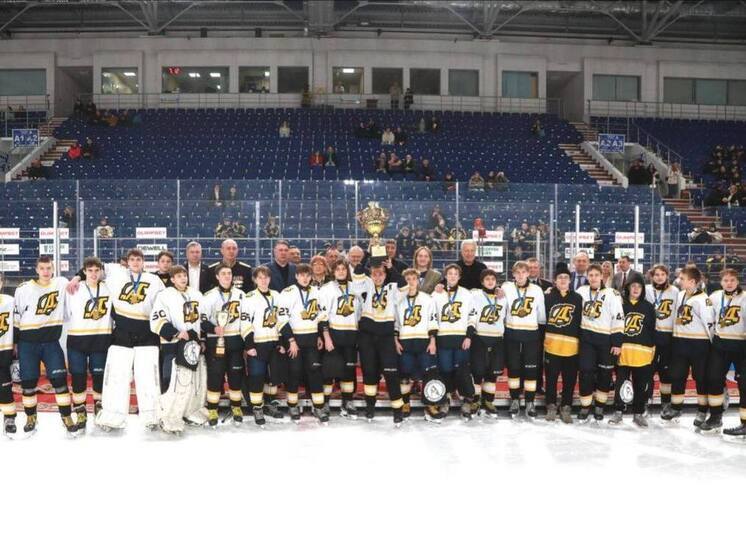 Пензенский "Дизель" одержал победу в первый открытый турнире по хоккею памяти Валерия Канакина