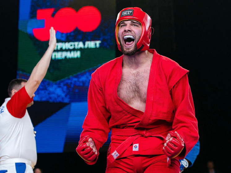 10 декабря в пресс-центре «Московского комсомольца» прошел эфир с трехкратным чемпионом мира и России по боевому самбо в супертяжелом весе Михаилом Кашурниковым