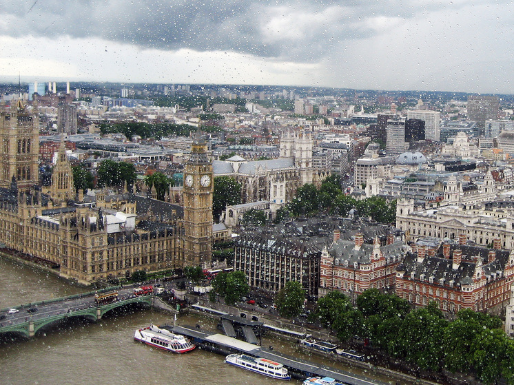 Историк Бивор: армия Великобритании в случае конфликта не продержится и десяти дней