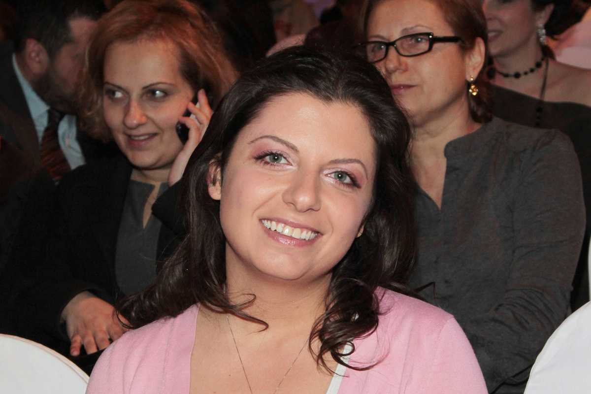 Стало известно о символическом подарке Симоньян Владимиру Путину