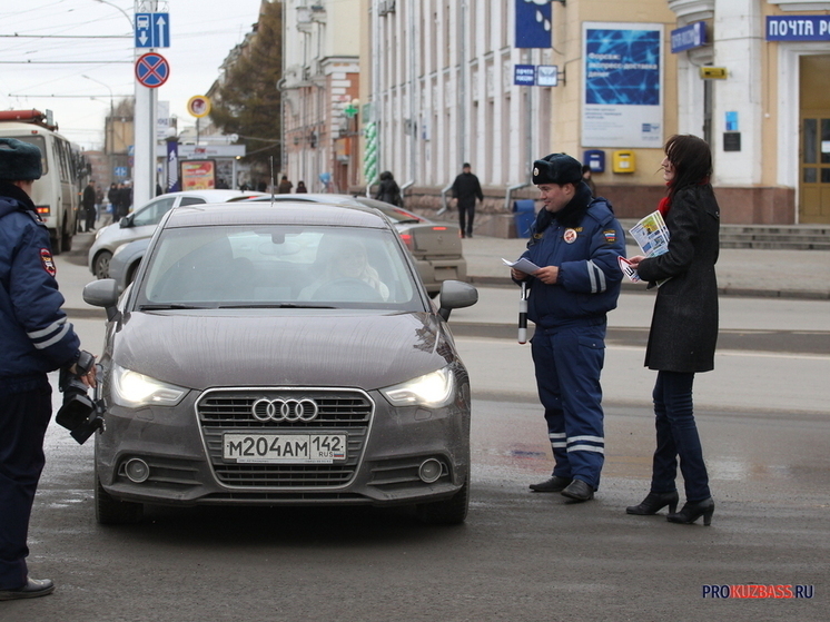 Водителя в Кузбассе накажут за опасные игры на дороге