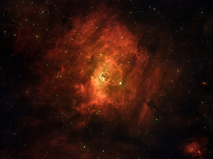 Фотографы запечатлели умирающую звезду в небе над Горным Алтаем