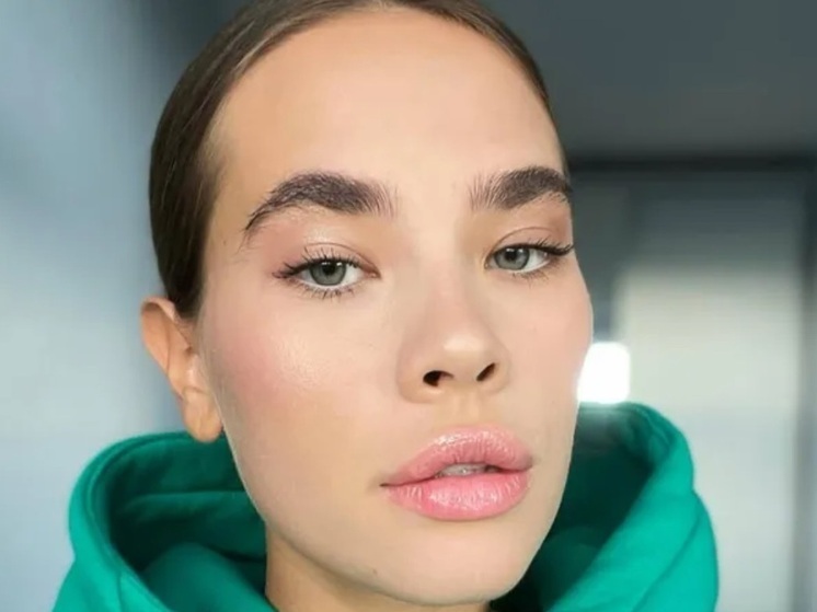 Ася Резник заявила об измене мужа-режиссера и покинула шоу «Звезды в джунглях»