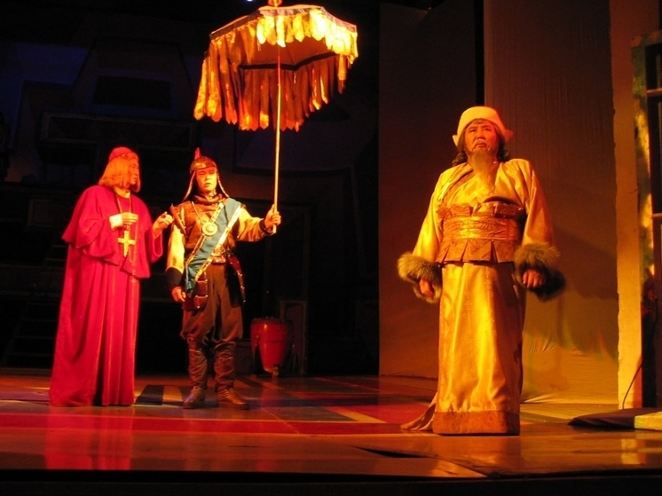 Артист из Бурятии в образе Сагаан Үбгэна выступит на Первом канале