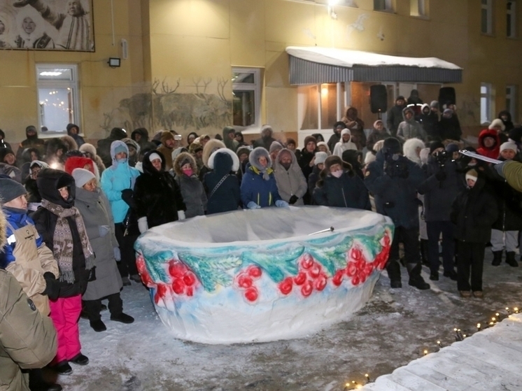 Два мировых рекорда установлены в Дудинке: гигантская снежная чаша и 262-килограммовый десерт