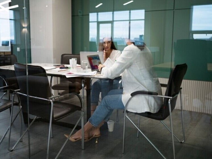 ВТБ: спрос на обслуживание в банковских офисах сохраняется