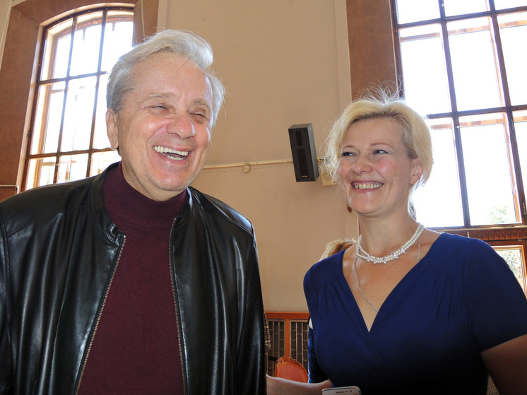 Стеблов: мотивы эмиграции Пугачевой неясны, ведь ей в России ничего не запрещали