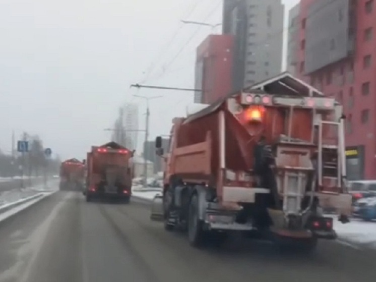 Для очистки улиц Петрозаводска от снега задействовано 39 единиц техники