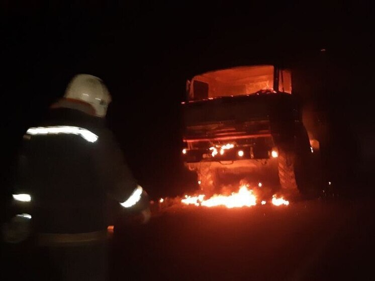 КАМАЗ загорелся на ходу под Самарой утром 8 декабря