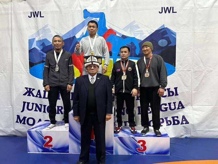 Борцы из Бурятии завоевали два золота и бронзу на международном турнире по борьбе