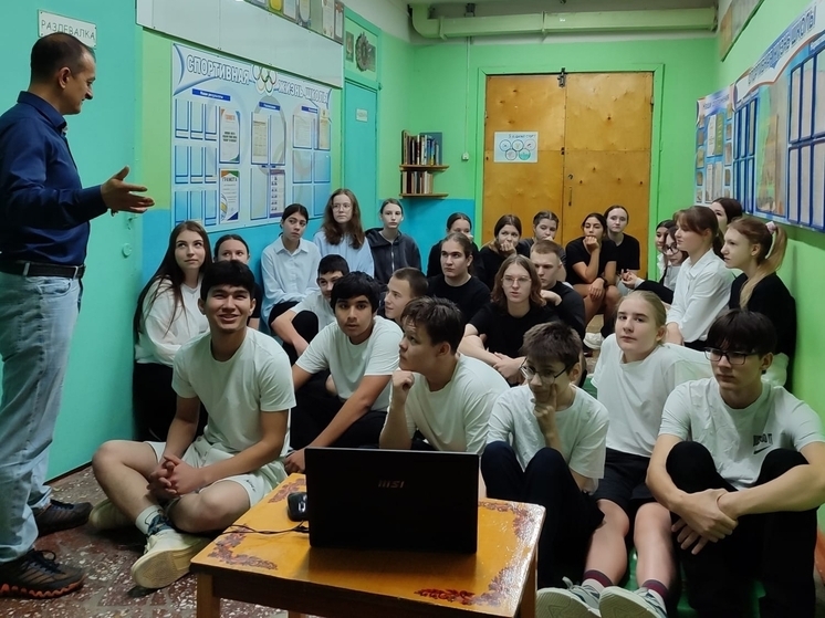 Молодежь Серпухова приняла участие в патриотической акции