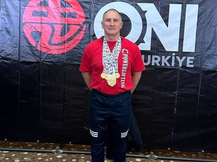 Ветеран с Ямала победил на чемпионате Азии по пауэрлифтингу