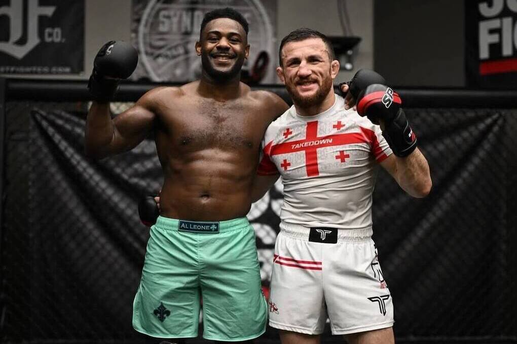 Алджамейн Стерлинг поддержал проигравшего товарища