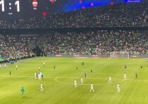 Восемь призеров турнира «Единой России» по дворовому футболу «Уличная лига» и два их тренера из Новотроицкого округа посмотрели вживую главный матч заключительного тура первой половины Сезона 2025/2026