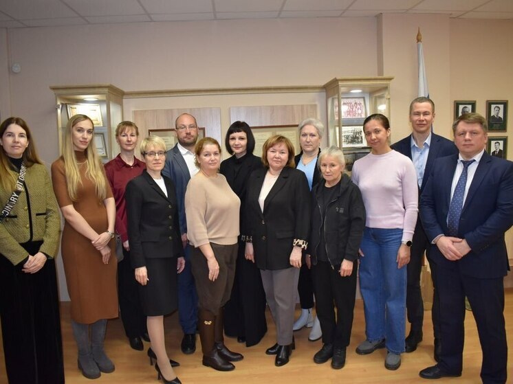 Судьи арбитражного суда посетили выставку «Псковская область — Родина Знамени Победы»