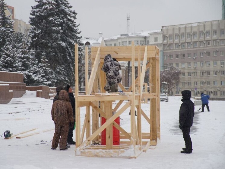 В центре Челябинска приступили к возведению горок