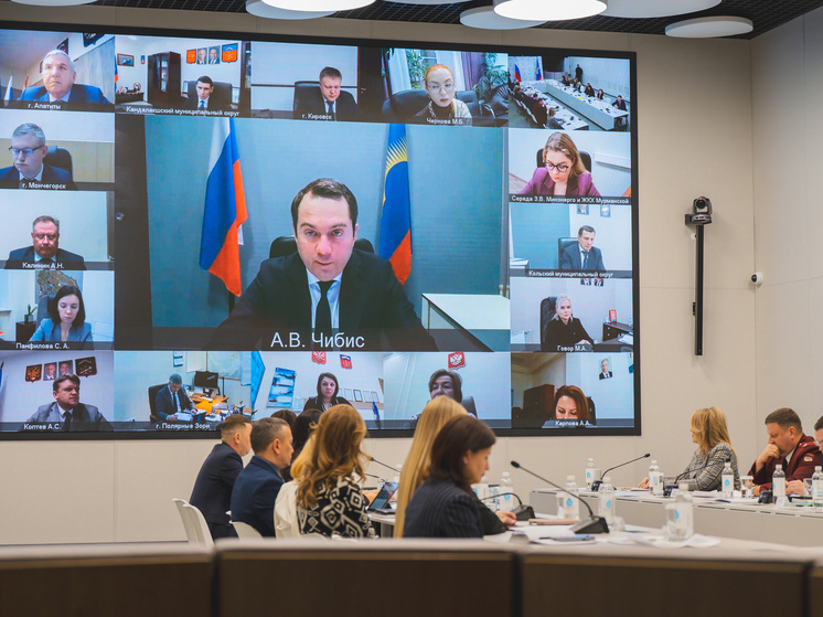 Работники реорганизованных учреждений Мурманской области получат выплаты перед Новым годом