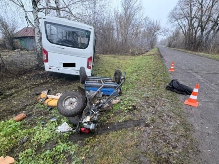 Трагедия под Кирсановом: мотоблок столкнулся с автобусом