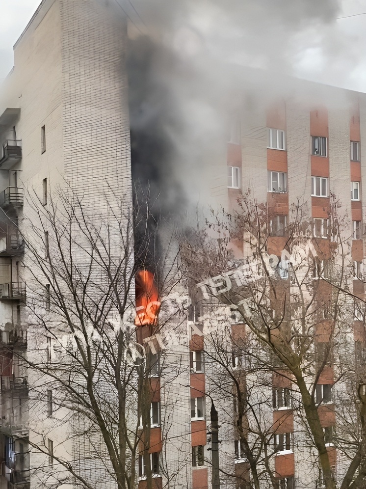В Туле сильный пожар в общежитии в Мясново попал на видео