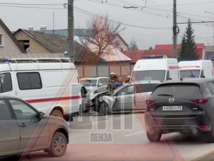 Серьезное ДТП в Терновке: столкновение нескольких автомобилей вызвало крупную пробку