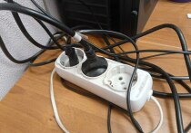 Удлинитель кажется спасительным решением в мире, где розеток вечно не хватает