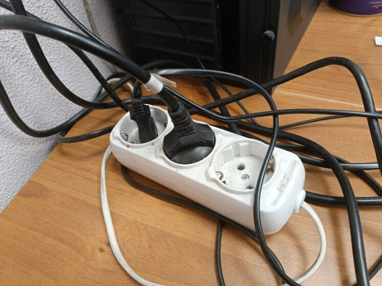 Электрики назвали главную ошибку с удлинителями, которая приводит к пожарам