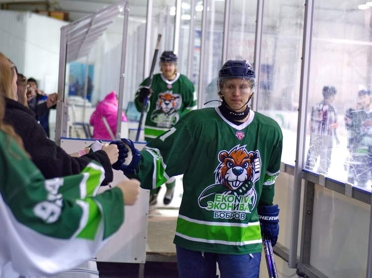 Хоккеисты из Боброва обменялись победами с «Самарой»