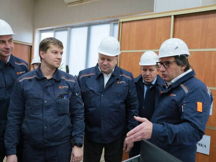 Мэр Омска обсудил с энергетиками прохождение отопительного сезона