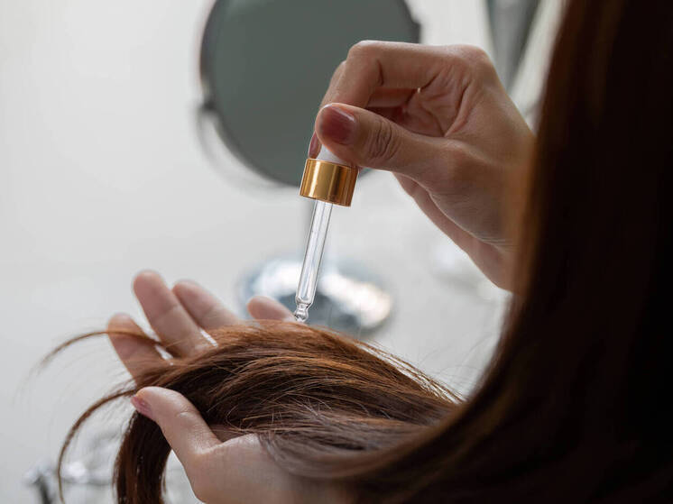 Парикмахер Гультяева: зимой регулярно надо делать липидные маски