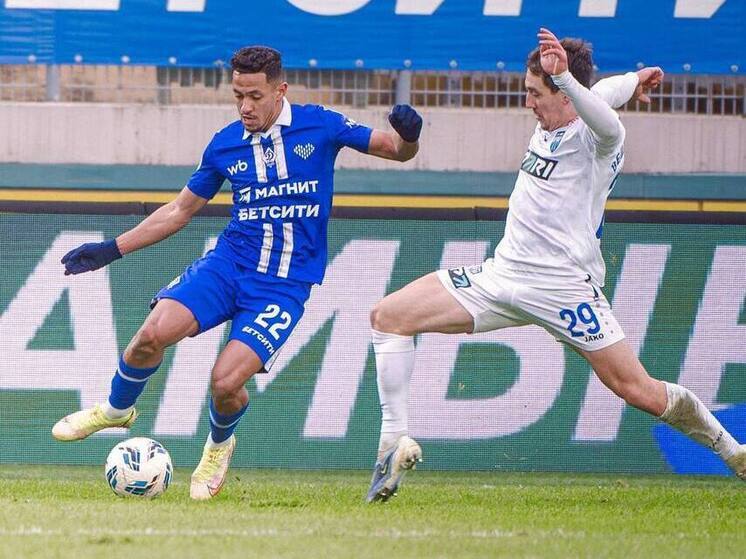 «Динамо» Махачкала могут наказать за оскорбления арбитра болельщиками