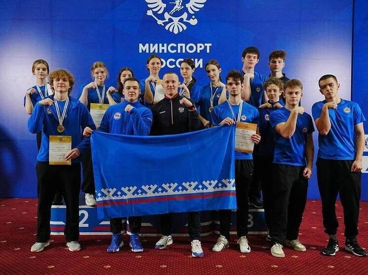 Восемь медалей привезли ямальцы с турнира по армрестлингу