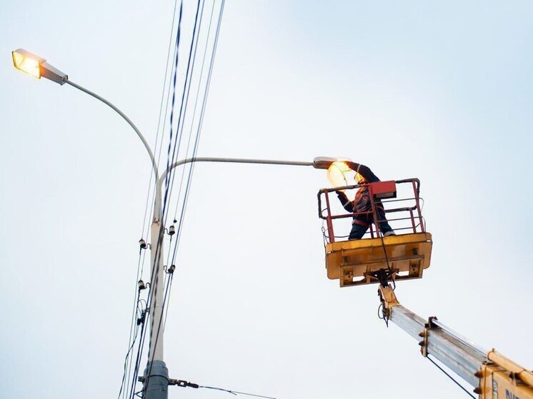 В Курске к Новому году отремонтировали 35 светодиодных консолей